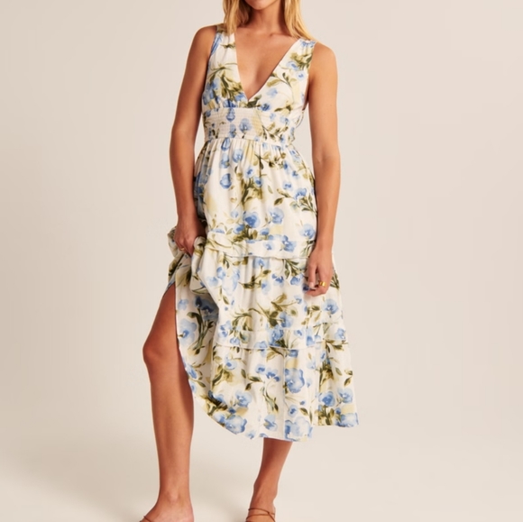 Abercrombie & Fitch Dresses & Skirts - NWT Abercrombie and Fitch smocked waist tiered midi dress